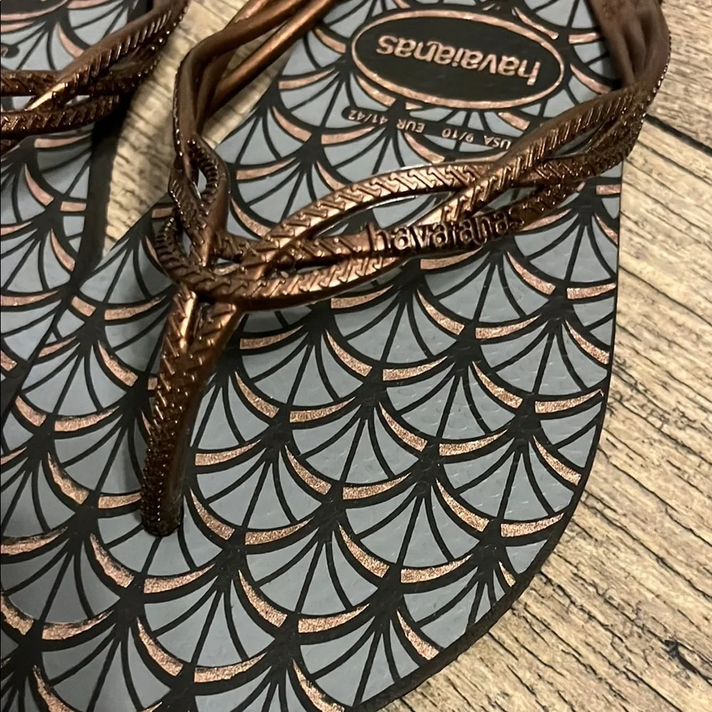 Havaianas Gray and Copper Flip Flops - Picture 3 of 9